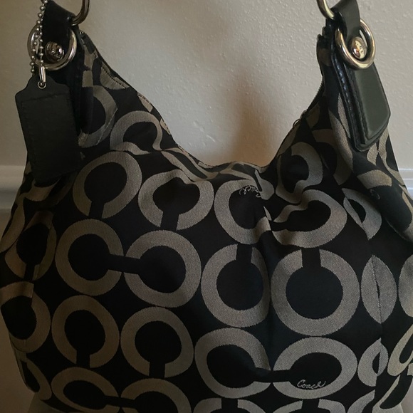 COACH Kristin Large Shoulder Bag
Black/Charcoal Grey
Signature Cs - Picture 8 of 11